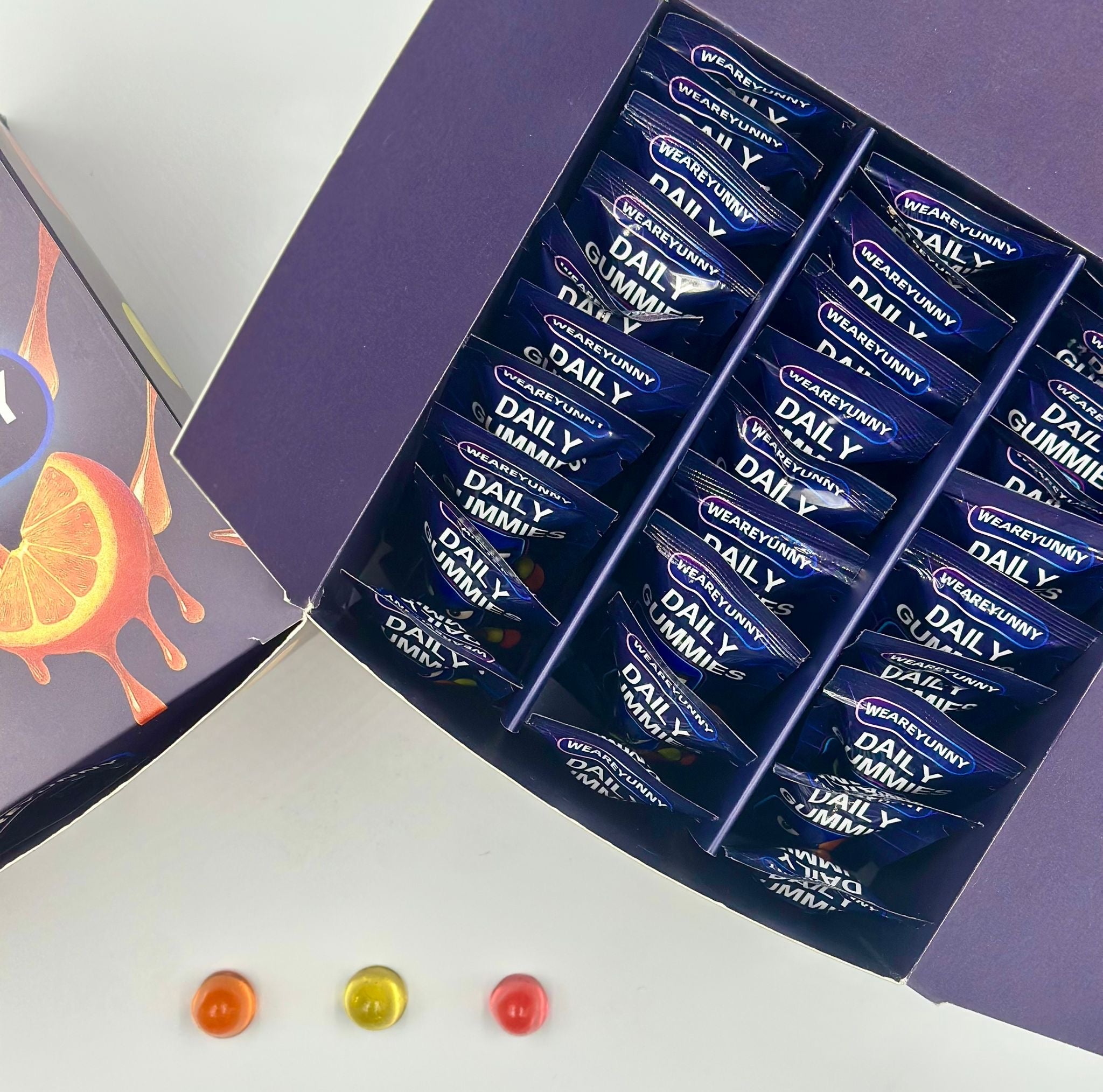 Nos gummies Omega-3, Multivitamines et Magnesium glycinate sont réunis dans un sachet journalier unique, sans sucre ajouté, avec des arômes issus de vrais jus de fruits.
Fini les grosses gélules : 1 sachet = votre cure complète du jour.

Disponible en box mensuelle de 30 sachets et en abonnement pour recevoir automatiquement votre cure chaque mois — simple, pratique, impossible d’oublier.

La nouvelle génération de compléments : bon, efficace et pensé pour durer.